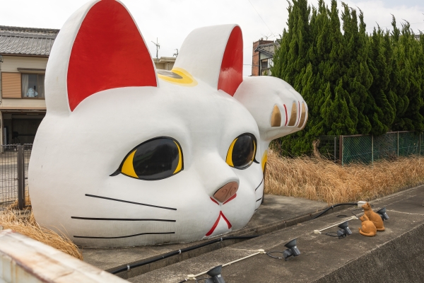 やきもの散歩道（常滑市陶磁器会館）の様子